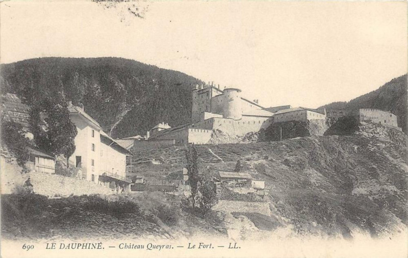 Carte postale ancienne Chateau Queyras Le Fort (dos non divisé)