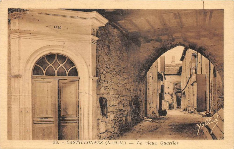 Carte postale ancienne Castillonnes Le Vieux Quartier à Castillonnès
