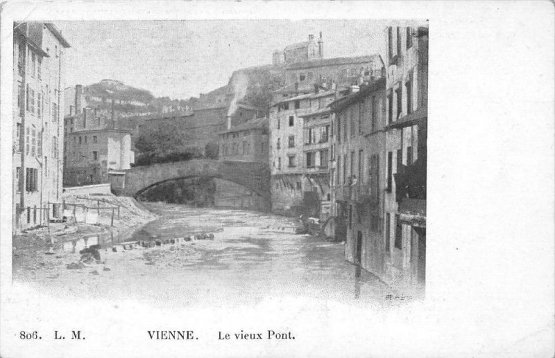 Carte postale ancienne 38 Vienne Le Vieux Pont