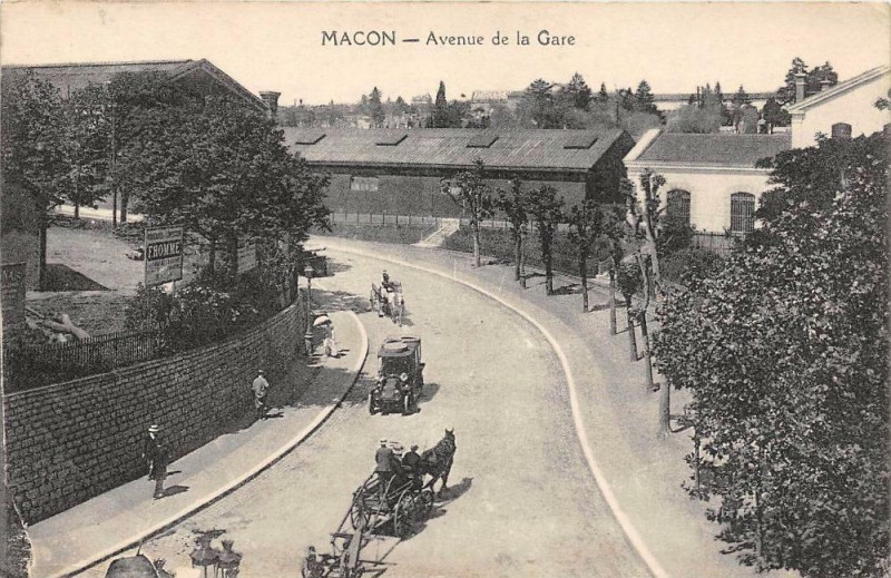Carte postale ancienne Macon Avenue De L Agare à Mâcon