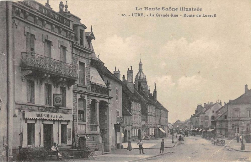 Carte postale ancienne Lue La Grande Rue Route De Luxeuil