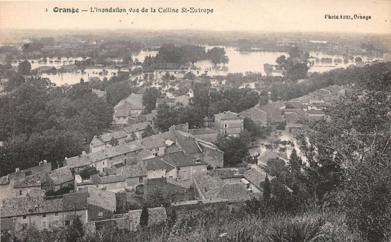 Carte postale ancienne Orange L'Inondation Vue Colline Eutrope à Orange