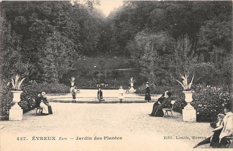 Carte postale ancienne Evreux Jardin Des Plantes à Évreux