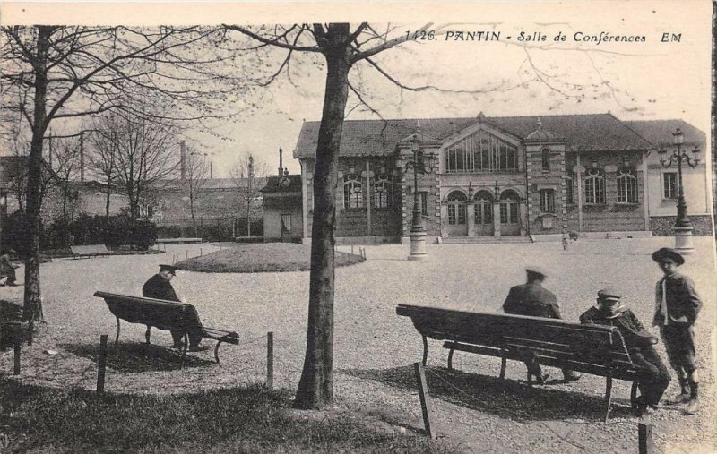 Carte postale ancienne Pantin Salle De Conferences à Pantin