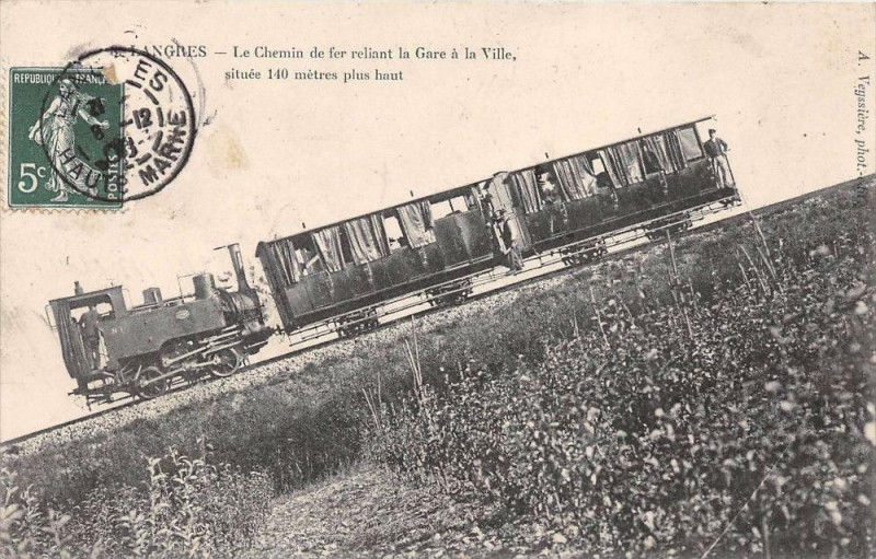 Carte postale ancienne Langres Le Chemin De Fer Reliant La Gare A La Ville à Langres