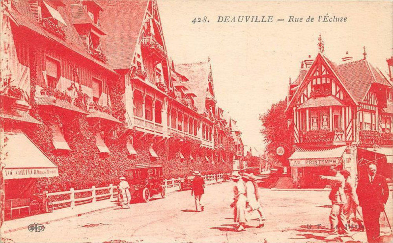 Carte postale ancienne Deauville Rue De L'Ecluse à Deauville