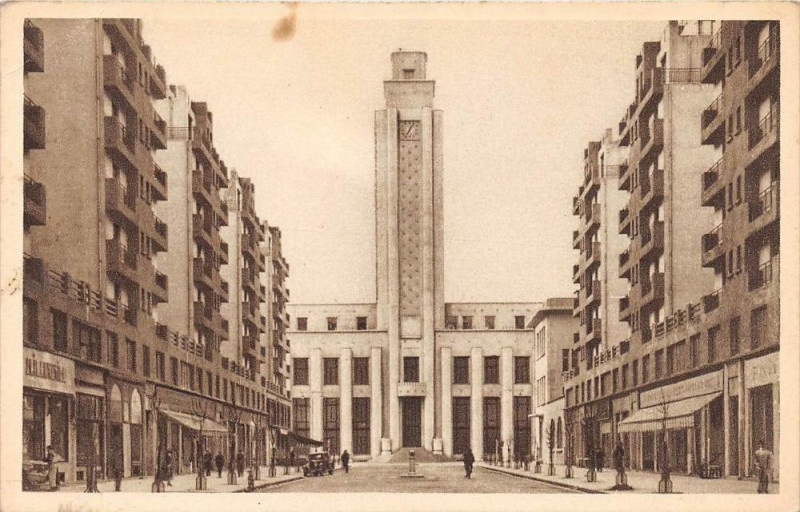 Carte postale ancienne Villeurbanne Avenue Hotel De Ville à Villeurbanne