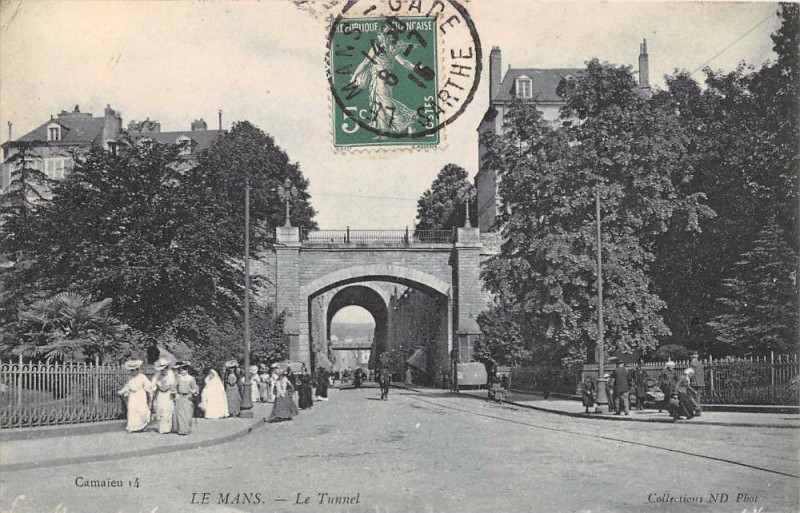 Carte postale ancienne Le Mans Tunnel au Mans
