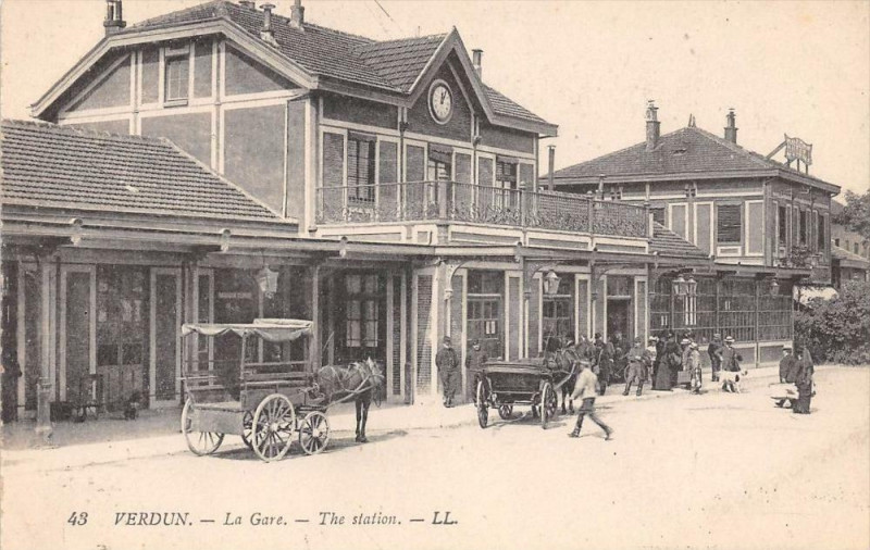 Carte postale ancienne Verdun La Gare à Verdun