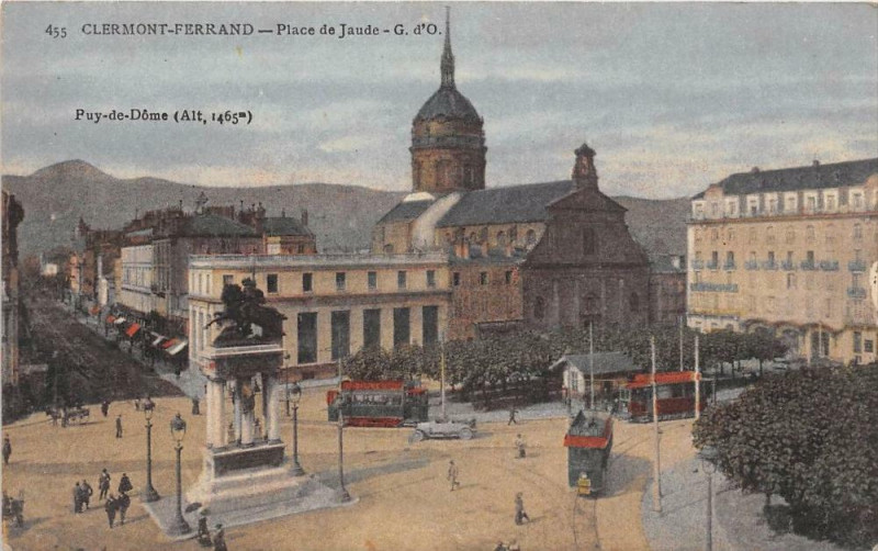 Carte postale ancienne Clermont Ferrand Place De Jaude à Clermont-Ferrand