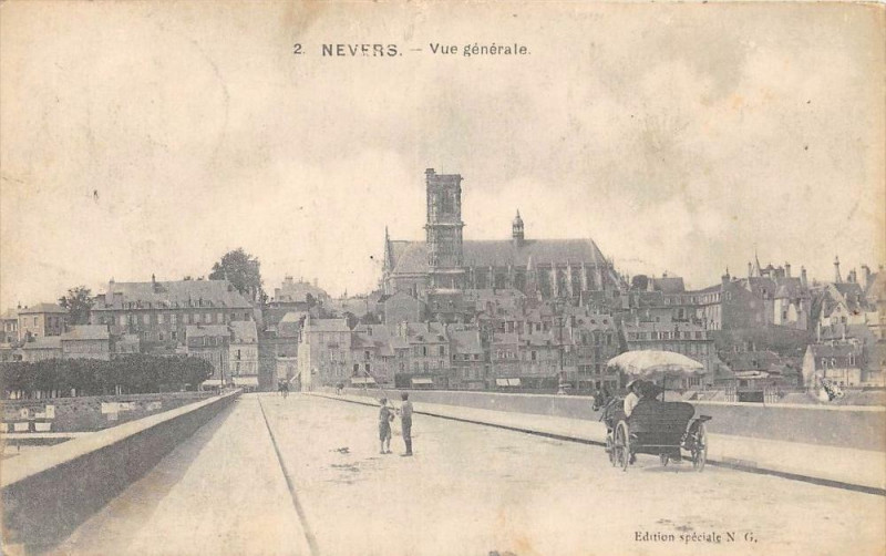 Carte postale ancienne Nevers Vue Generale à Nevers