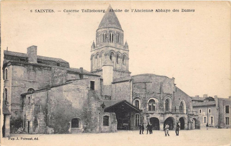 Carte postale ancienne Saintes Caserne Taillebourg à Saintes