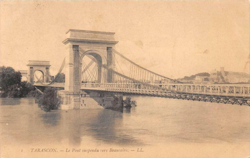 Carte postale ancienne Tarascon Le Pont Suspendu à Tarascon