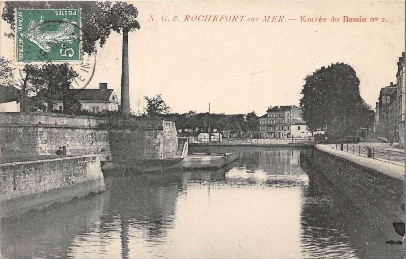 Carte postale ancienne Rochefort Sur Mer Entree Du Bassin N°2 à Rochefort
