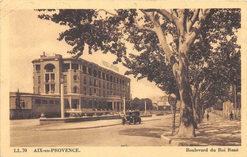 Carte postale ancienne Aix En Provence Boulevard Du Roi Rene à Aix-en-Provence