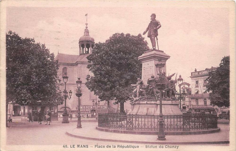 Carte postale ancienne Le Mans Place De La Republique au Mans