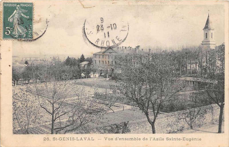 Carte postale ancienne Saint Genis Laval Vue D'Ensembele De L'Asile Sainte-Eugenie à Saint-Genis-Laval