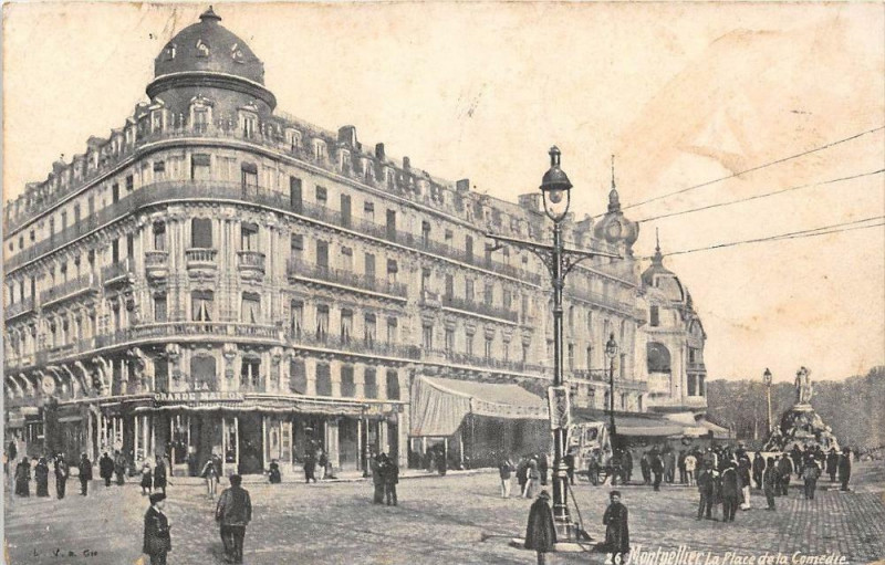 Carte postale ancienne Montpellier Place De La Comedie à Montpellier