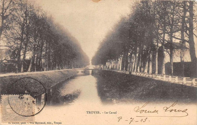 Carte postale ancienne Troyes Le Canal (dos non divisé) à Troyes