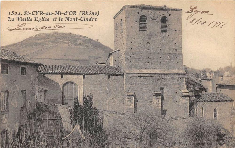 Carte postale ancienne Saint Cyr Au Mont D'Or La Vieille Eglise à Saint-Cyr-au-Mont-d'Or