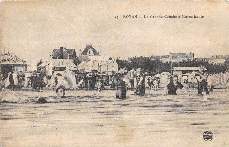 Carte postale ancienne Royan La Grande Conche A Maree Haute à Royan