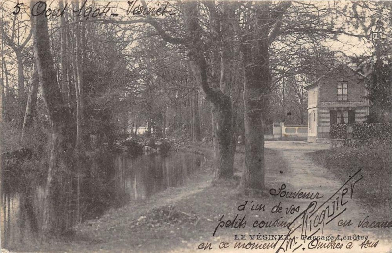Carte postale ancienne Le Vesinet Passage Le Notre (dos non divisé)