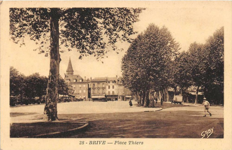 Carte postale ancienne Brive Place Thiers