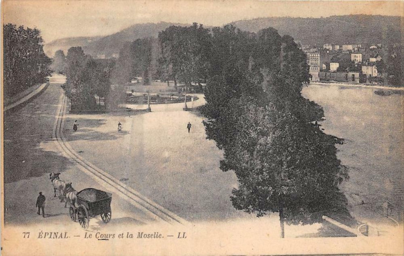Carte postale ancienne Epinal Le Cours Et La Moselle à Épinal