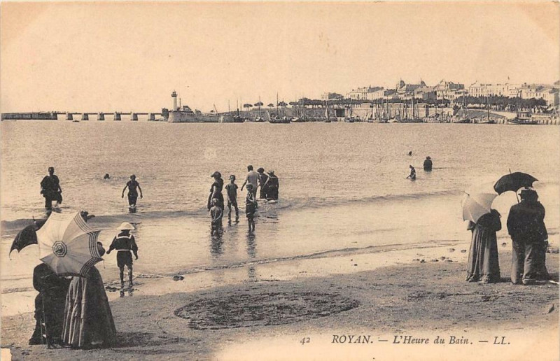 Carte postale ancienne Royan L'Heure Du Bain à Royan