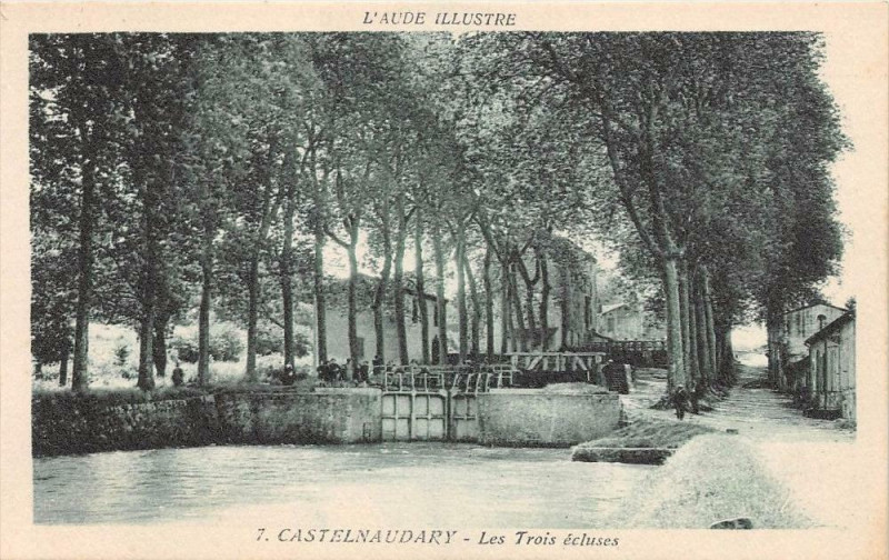Carte postale ancienne Castelnaudary Les Trois Ecluses à Castelnaudary