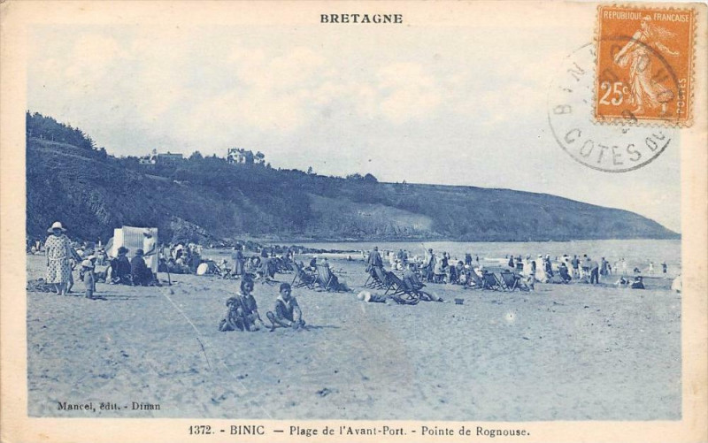 Carte postale ancienne Binic Plage De L'Avant Port Pointe De Rognouse