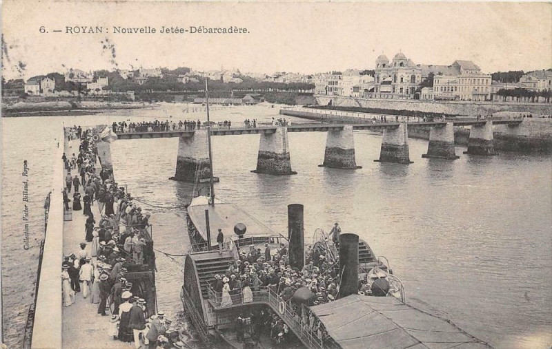 Carte postale ancienne Royan Nouvelle Jetee Debarcadere à Royan