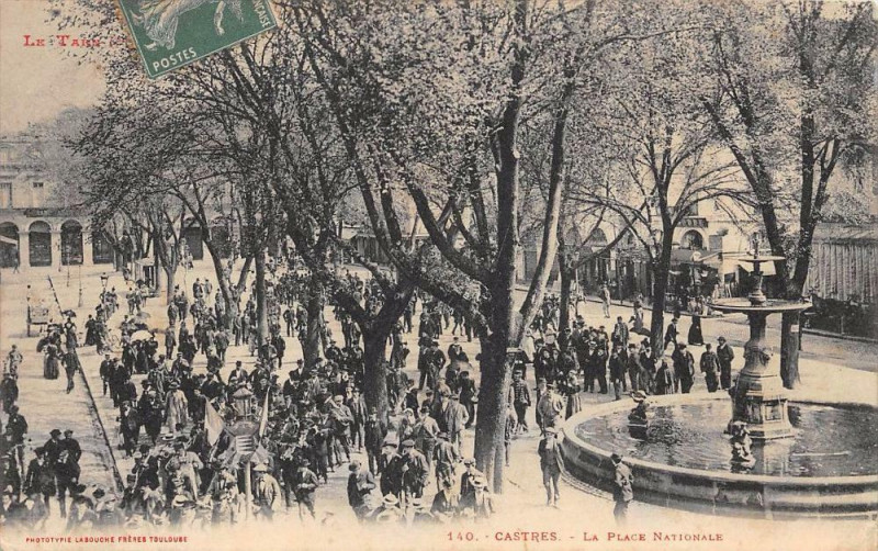 Carte postale ancienne Castres La Place Nationale à Castres