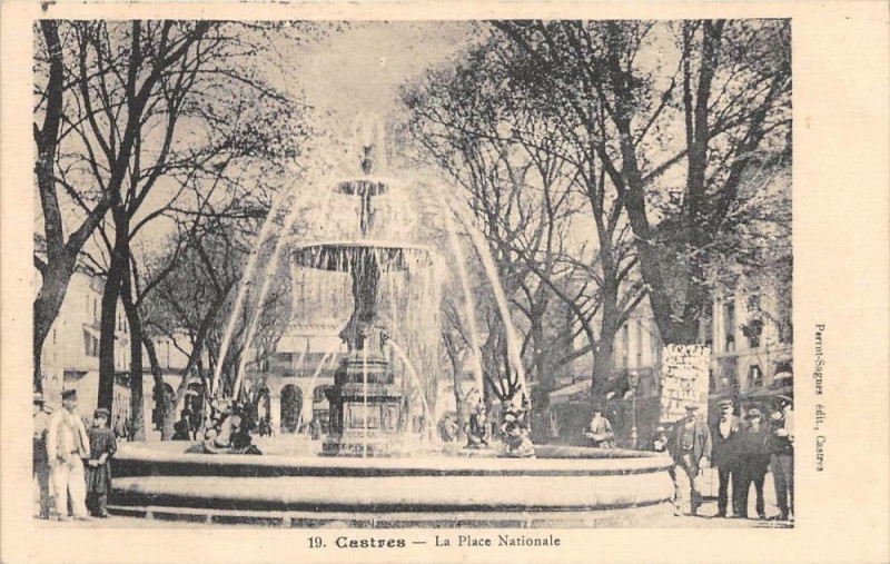 Carte postale ancienne Castres La Place Nationale à Castres