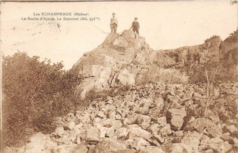 Carte postale ancienne Les Echarmeaux La Roche D'Ajoux Sommet à Joux