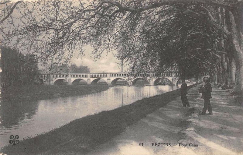 Carte postale ancienne Beziers Pont Canal à Béziers