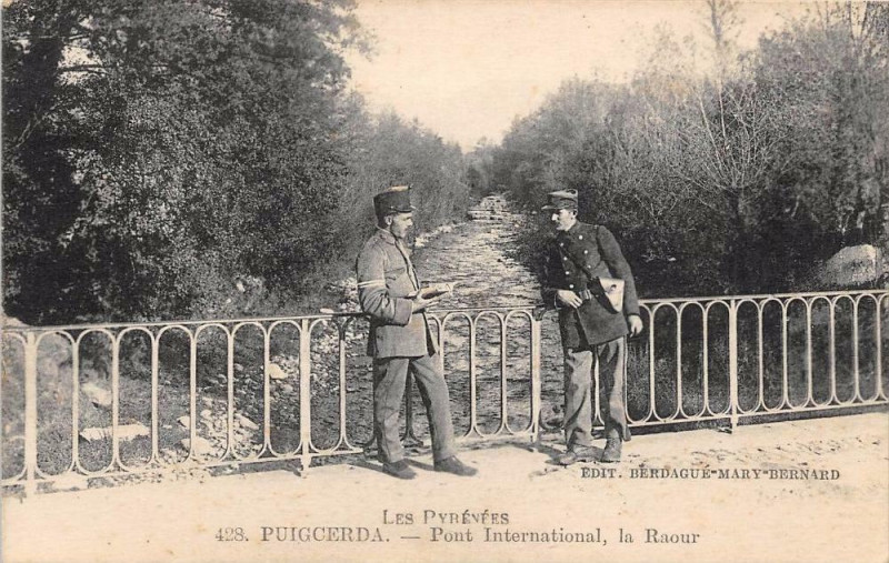 Carte postale ancienne Puigcerda Pont International La Raour à Ur