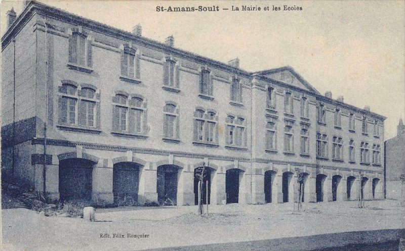 Carte postale ancienne Saint Amans Soult La Mairie Et Les Ecoles à Saint-Amans-Soult