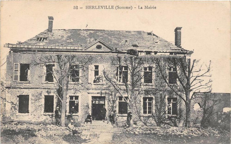 Carte postale ancienne Herleville La Mairie à Herleville