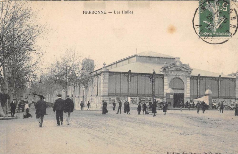 Carte postale ancienne Narbonne Les Halles à Narbonne