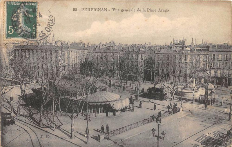 Carte postale ancienne Perpignan Vue D'Ensemble De La Place Arago à Perpignan