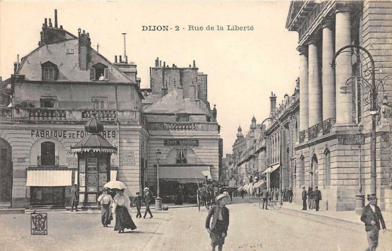 Carte postale ancienne Dijon Rue De La Liberte à Dijon