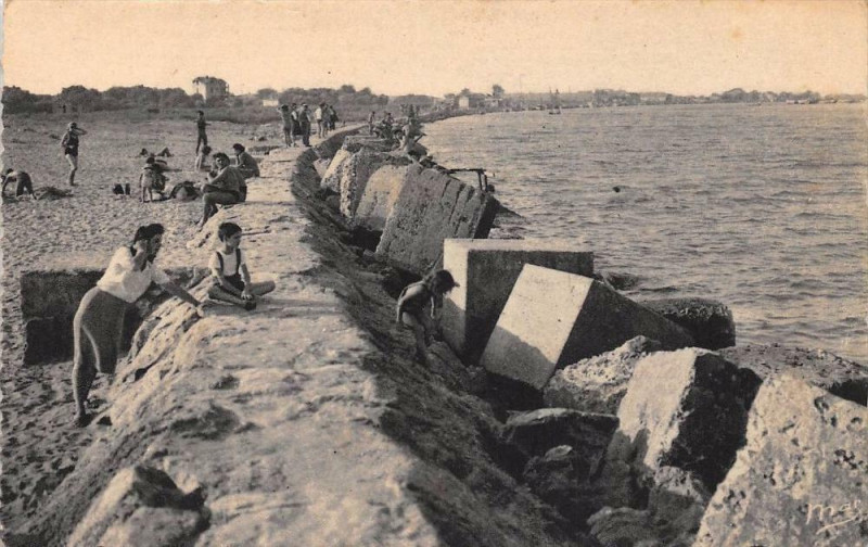 Carte postale ancienne Valras Plage Bord De Mer à Valras-Plage