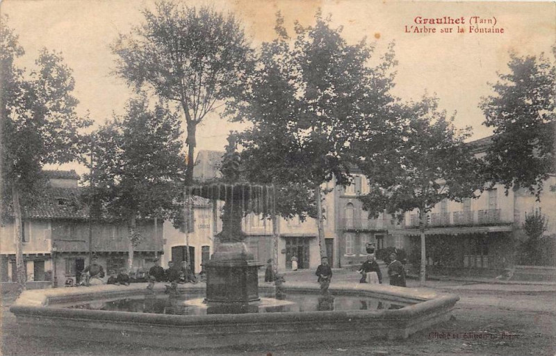 Carte postale ancienne Graulhet L'Hotel De Ville à Graulhet