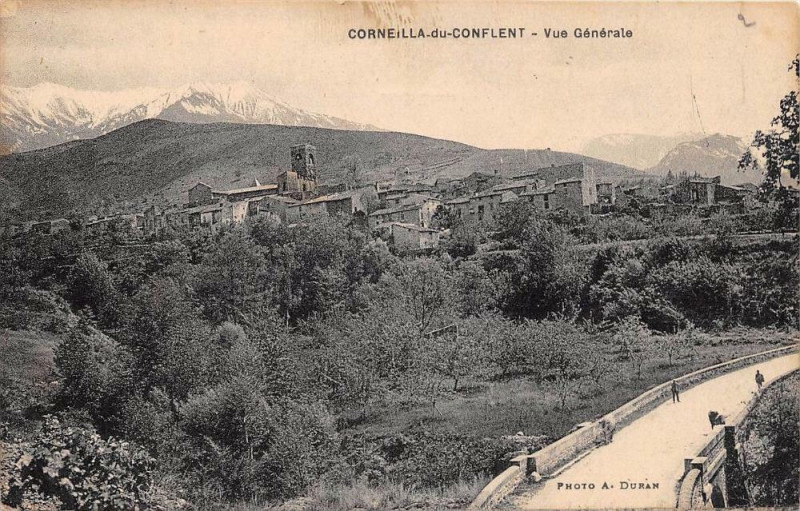 Carte postale ancienne Corneilla De Conflent Vue Generale à Corneilla-de-Conflent