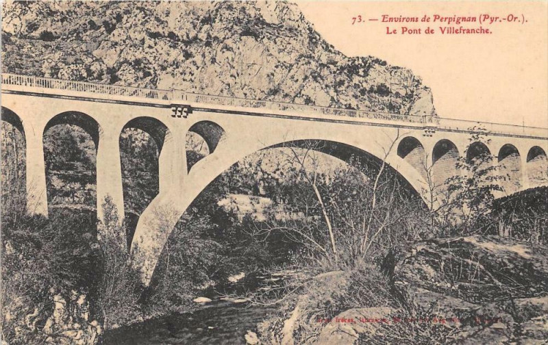 Carte postale ancienne Env.de Perpignan Le Pont De Villefranche à Perpignan