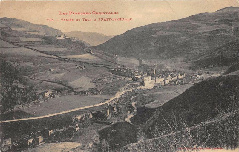 Carte postale ancienne Vallee Du Tech A Prats De Mollo à Llo
