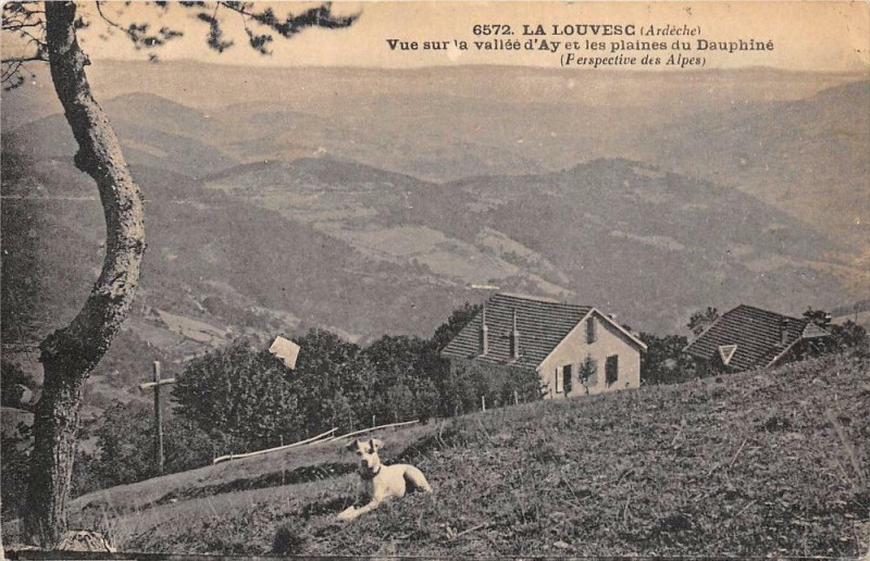 Carte postale ancienne La Louvesc Vue Sur La Vallee D'Ay Et Plaines Du Dauphine