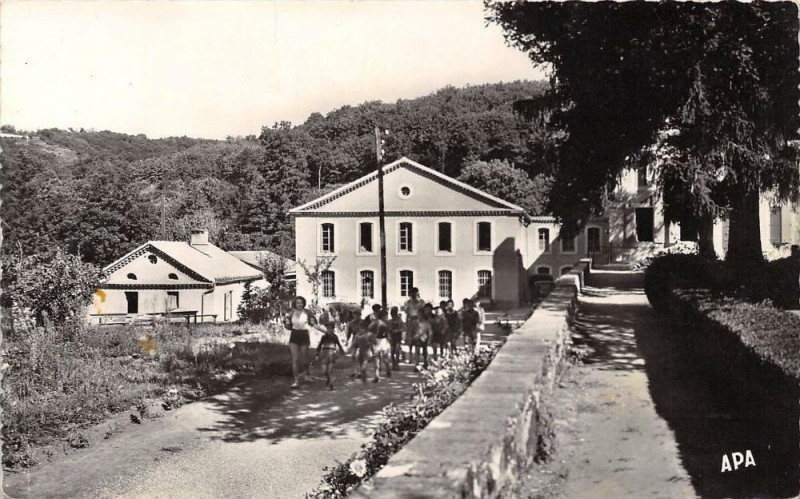 Carte postale ancienne Colonie Georges Lapierre A Cuxac Cabardes Depart Pour La Promenade