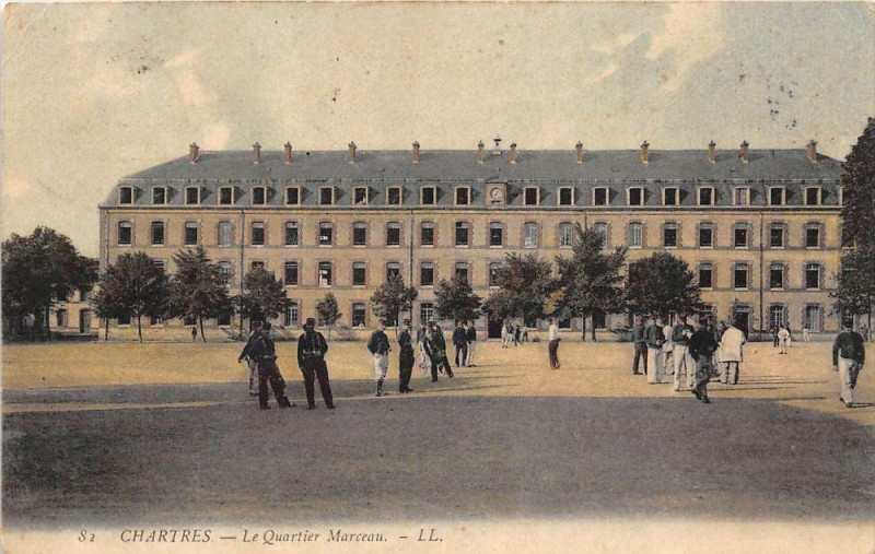 Carte postale ancienne Chartres Le Quartier Marceau à Chartres